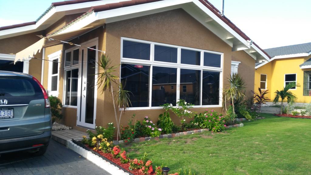 Relax Villa Ocho Rios Exterior photo