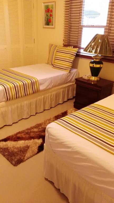 Relax Villa Ocho Rios Exterior photo